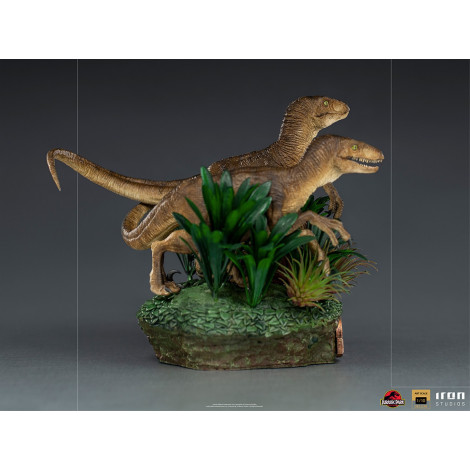 Jurassic Park Two Velociraptor Deluxe Figure