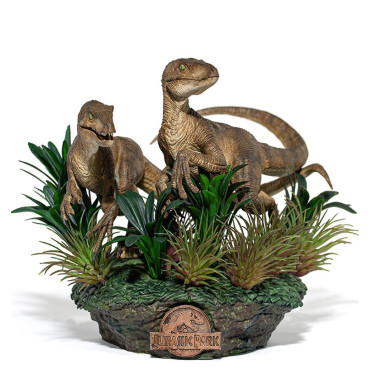 Jurassic Park Two Velociraptor Deluxe Figure