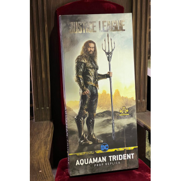 Réplica do Tridente do Aquaman DC Comics