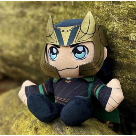 Marvel Loki sentado em peluche