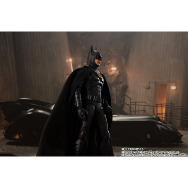 Figura do Flash S.H. Figuarts Batman 15 Cm