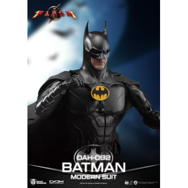 The Flash Figure Dynamic 8Ction Heroes 1/9 Batman Modern Suit 24 Cm