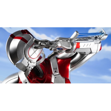 Ultraman vs Black King Pure Arts Figura 1/4