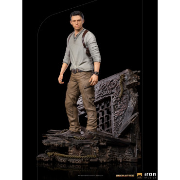 Nathan Drake Deluxe Figure à escala artística de Uncharted