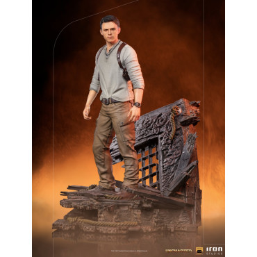 Nathan Drake Deluxe Figure à escala artística de Uncharted