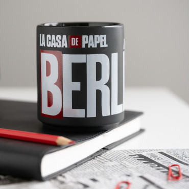 Caneca com logótipo da Paper House Berlin