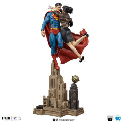 Superman Diorama Dc Comics 1/6 & Lois 57 Cm