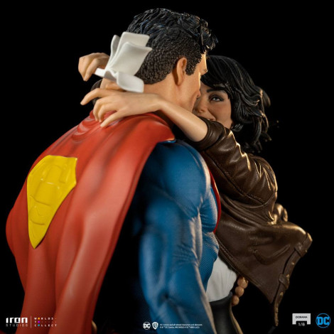 Superman Diorama Dc Comics 1/6 & Lois 57 Cm