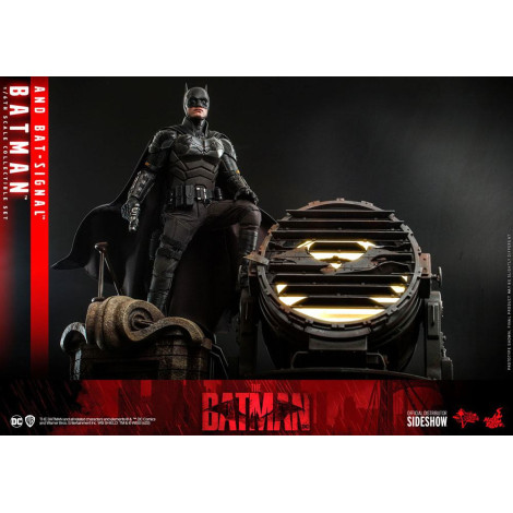 Movie Masterpiece 1/6 Batman com Bat-Sinal 31 Cm A Figura do Batman