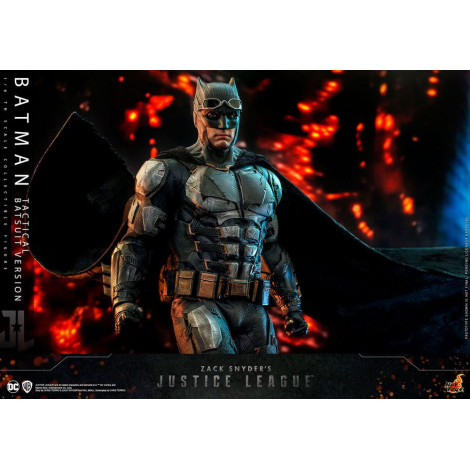 Figura 1/6 Batman (versão tática do fato de morcego) 33 Cm Zack Snyder`S Liga da Justiça