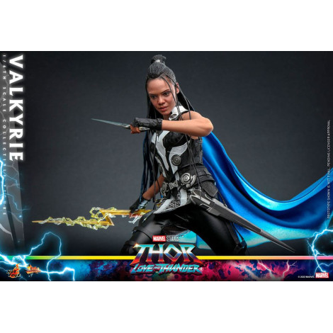 Figura 1/6 Valquíria 28 Cm Thor: Amor e Trovão Obra-prima