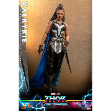 Figura 1/6 Valquíria 28 Cm Thor: Amor e Trovão Obra-prima