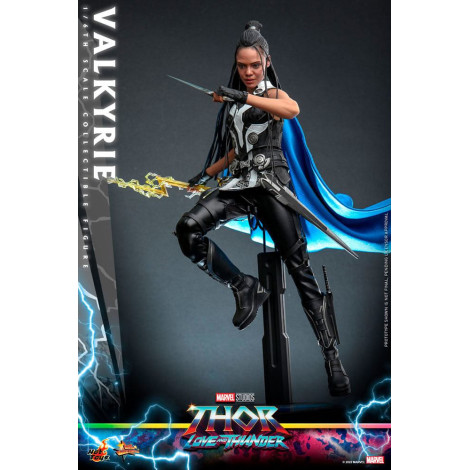 Figura 1/6 Valquíria 28 Cm Thor: Amor e Trovão Obra-prima