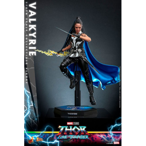 Figura 1/6 Valquíria 28 Cm Thor: Amor e Trovão Obra-prima