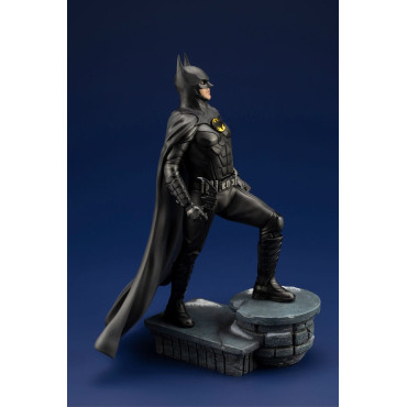 Dc Comics Pvc Artfx Figura 1/6 The Flash Movie Batman 34 Cm