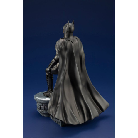 Dc Comics Pvc Artfx Figura 1/6 The Flash Movie Batman 34 Cm