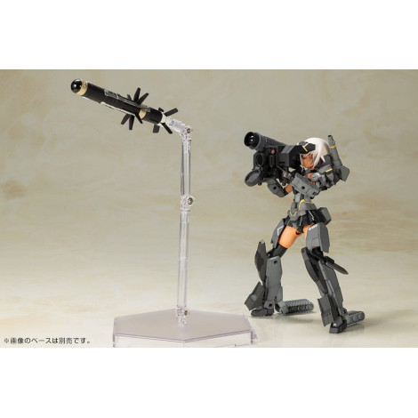 Figura Armação Braços Menina Modelo Plástico Kit Gourai-Kai (Preto) Com Fgm148 Tipo Míssil Anti-Tanque 16 Cm