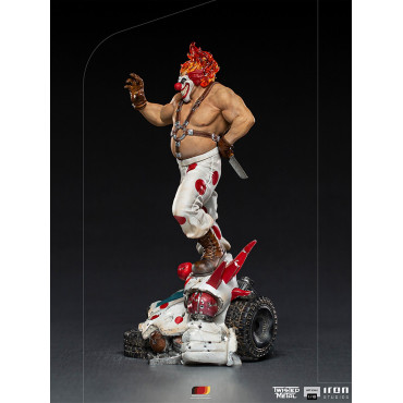 Figura de Sweet Tooth de Twisted Metal em escala artística