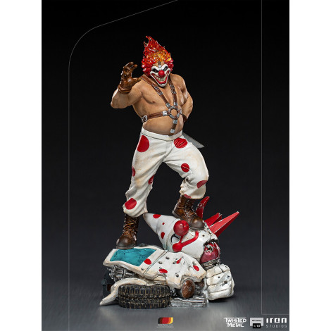 Figura de Sweet Tooth de Twisted Metal em escala artística