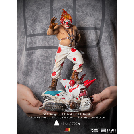 Figura de Sweet Tooth de Twisted Metal em escala artística