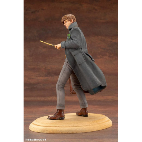 Animais Fantásticos 2 Pvc Artfx+ 1/10 Newt Scamander Figura 18 Cm