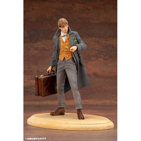 Animais Fantásticos 2 Pvc Artfx+ 1/10 Newt Scamander Figura 18 Cm