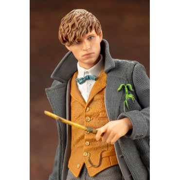 Animais Fantásticos 2 Pvc Artfx+ 1/10 Newt Scamander Figura 18 Cm