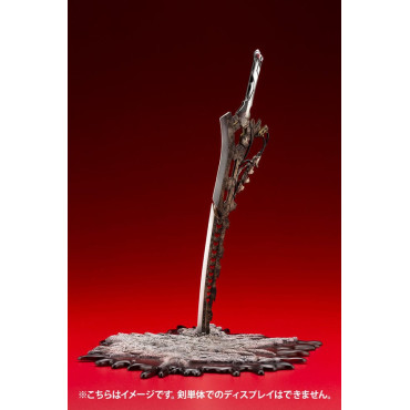 Figura Código Vein Artfxj Pvc 1/7 Io Cuddling The Sword 24 Cm