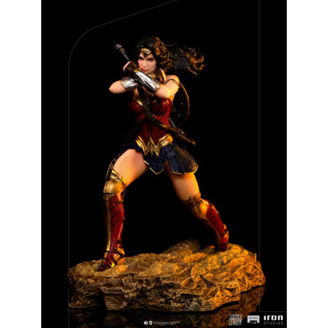 Figura da Mulher Maravilha da Liga da Justiça Dc