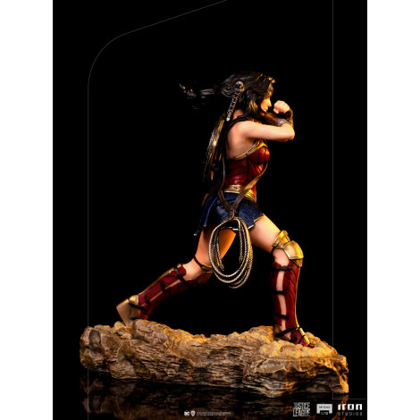 Figura da Mulher Maravilha da Liga da Justiça Dc