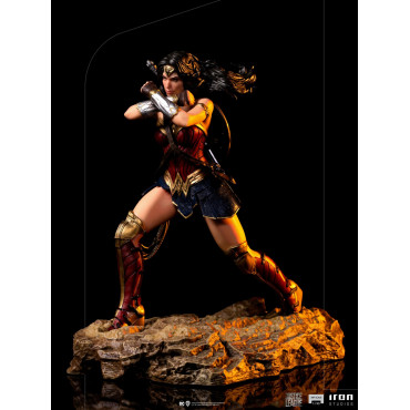 Figura da Mulher Maravilha da Liga da Justiça Dc