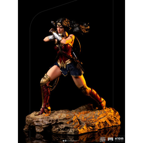 Figura da Mulher Maravilha da Liga da Justiça Dc