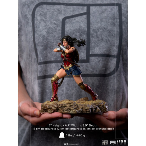 Figura da Mulher Maravilha da Liga da Justiça Dc