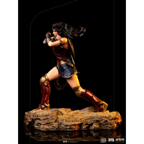 Figura da Mulher Maravilha da Liga da Justiça Dc