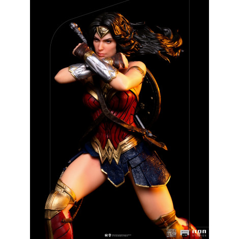 Figura da Mulher Maravilha da Liga da Justiça Dc