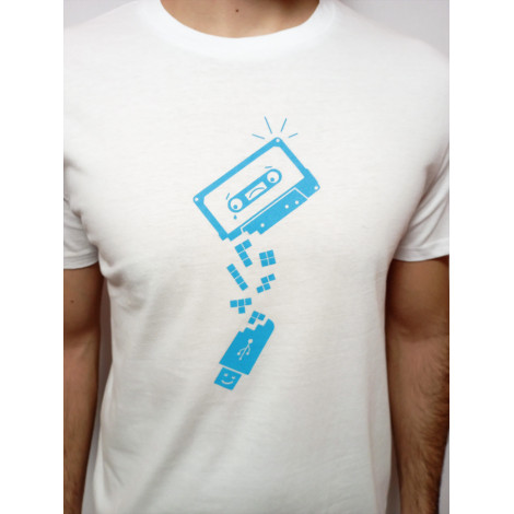 Cassete de t-shirt e USB