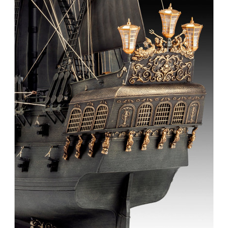 Piratas del Caribe La Venganza de Salazar Maqueta 1/72 Black Pearl Limited Edition 50 cm