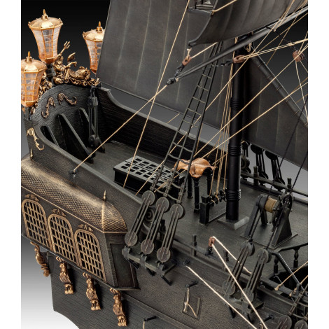 Piratas del Caribe La Venganza de Salazar Maqueta 1/72 Black Pearl Limited Edition 50 cm