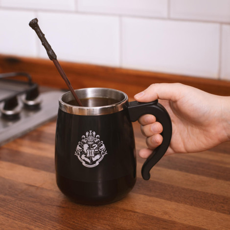 Caneca mágica Harry Potter Hogwarts com varinha