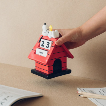 CALENDARIO PERPETUO 3D SNOOPY DOGHOUSE