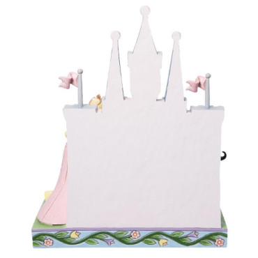 Figura da Princesa Disney no Castelo Enesco