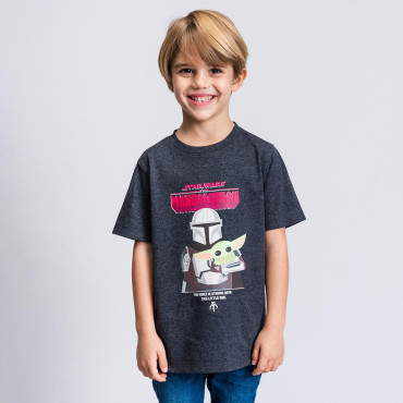 T-shirt Din Djarin com Baby Yoda O Mandaloriano