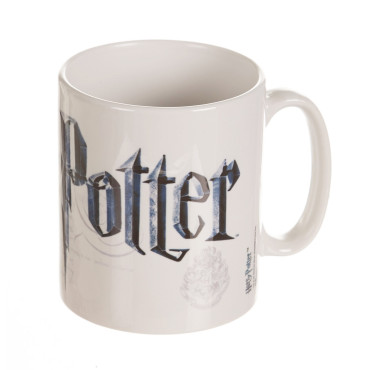 Caneca com o logotipo de Harry Potter