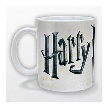 Caneca com o logotipo de Harry Potter