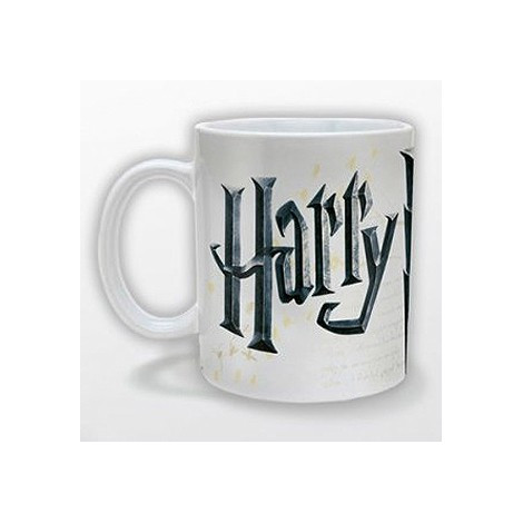 Caneca com o logotipo de Harry Potter