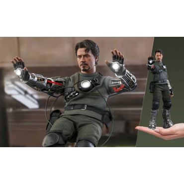 Tony Stark Mech Test Figure Iron Man Deluxe Ed.