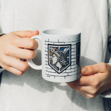 Caneca com emblema de parede Attack On Titan